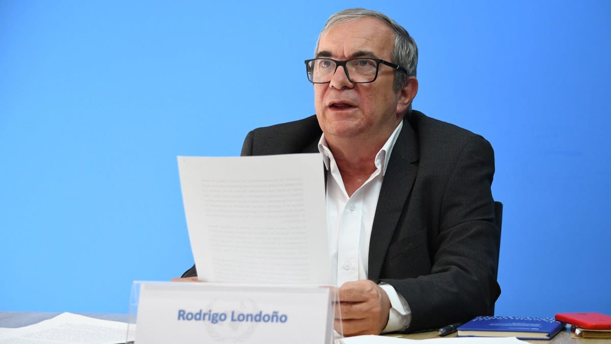 'Timochenko' pide a comunidad internacional ayuda para afianzar la paz