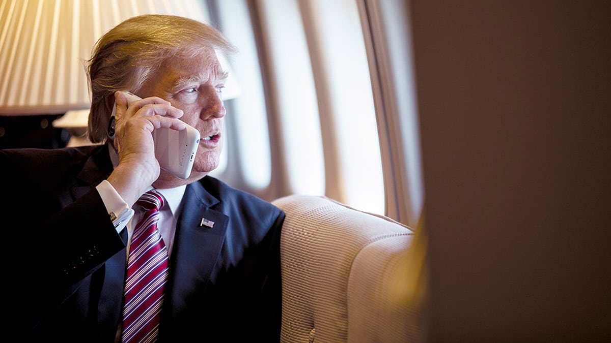 Aconsejan no cargar los celulares en centros comerciales o aeropuertos