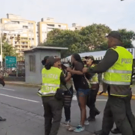 ¡Increíble! Mujer habría rociado gas pimienta dentro de bus del MÍO