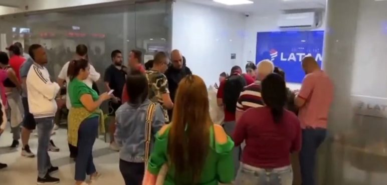 Cierre de Viva Air: Miles de usuarios y agencias tienen un futuro incierto