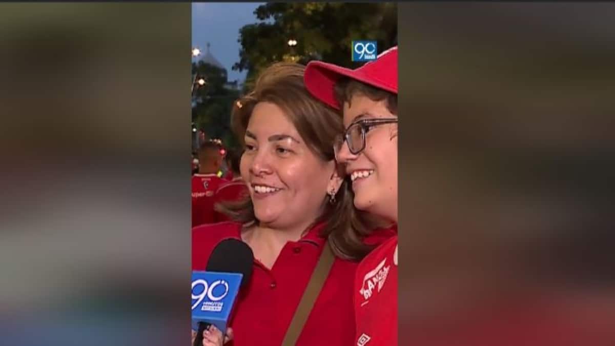 Con clasificación a los octavos celebraron las madres 'escarlatas' junto al América