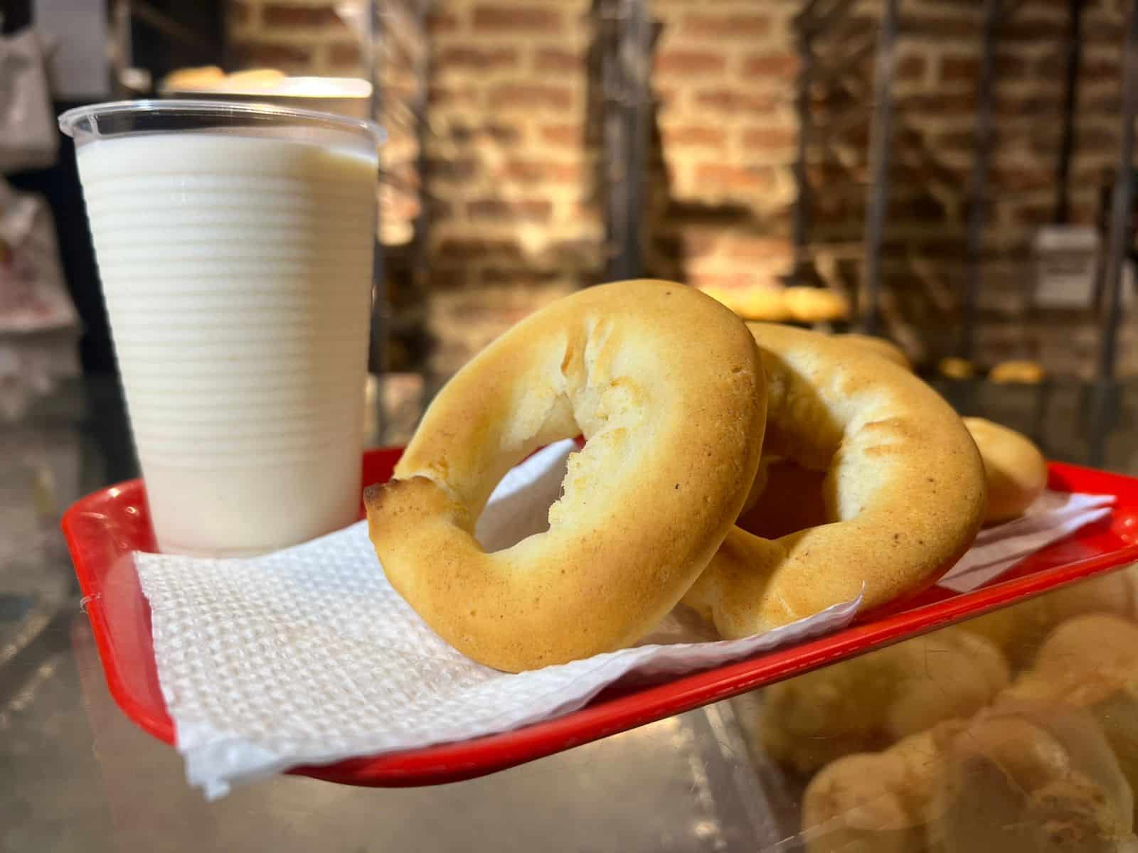 ¡Esto es cuestión de pandebono! Hoy se celebra el día de este delicioso alimento