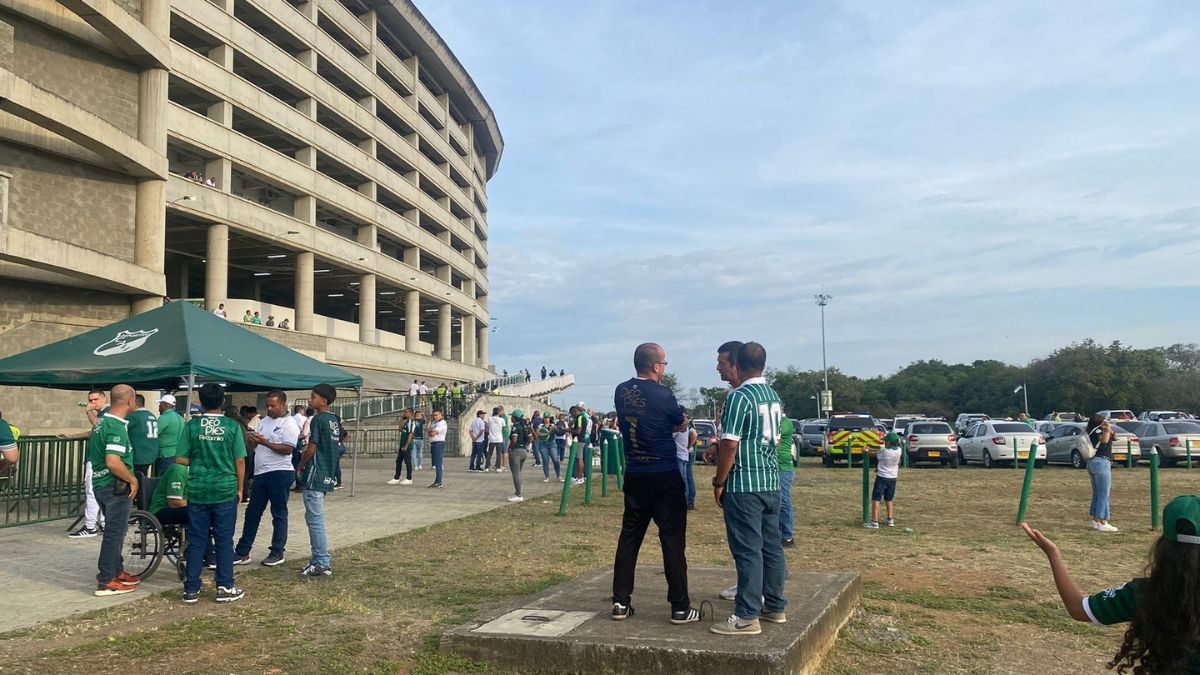 La hinchada ‘verdiblanca’ regresó a casa satisfecha tras su victoria ante Envigado