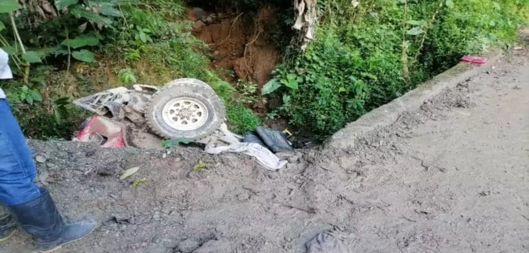 Ocho estudiantes quedaron gravemente heridos en accidente de tránsito