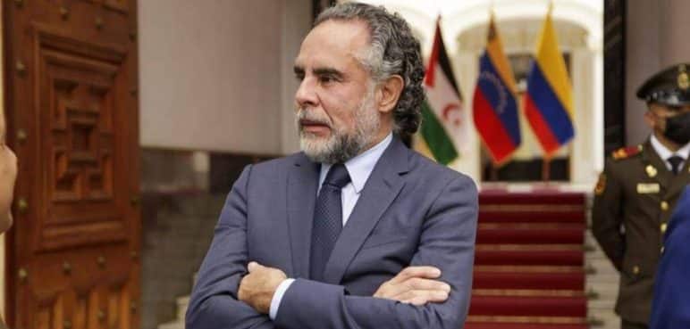 El exembajador Armando Benedetti fue citado por irregularidades en la campaña de Petro