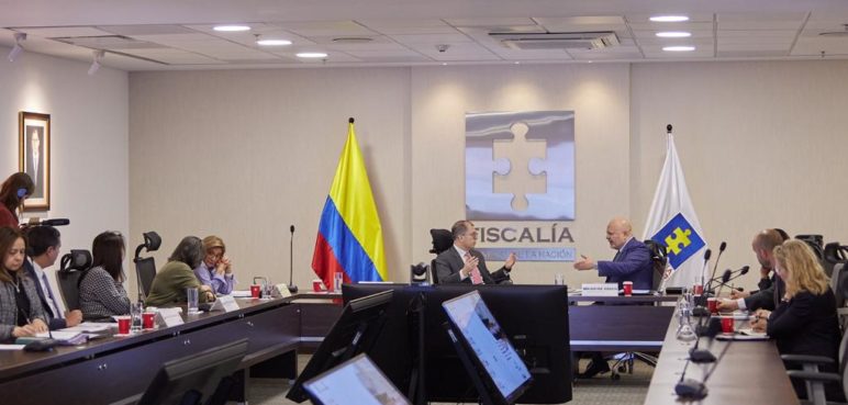 Fiscalía abre investigación en contra de seis generales en retiro del Ejército