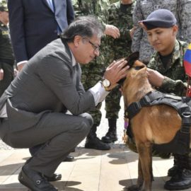 Condecoraron a indígenas y militares que rescataron a los niños en la selva