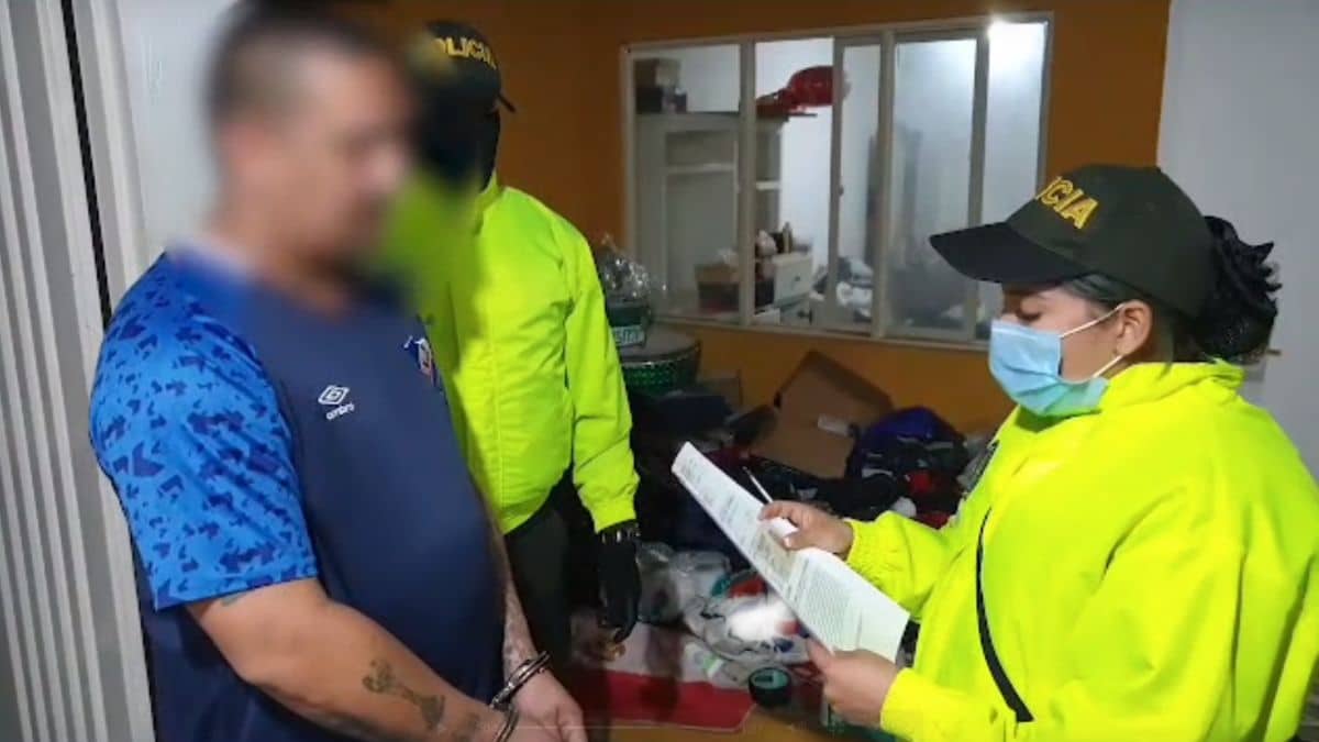 Capturadas dos personas relacionados con el hurto de los trapos de la barra de BRS