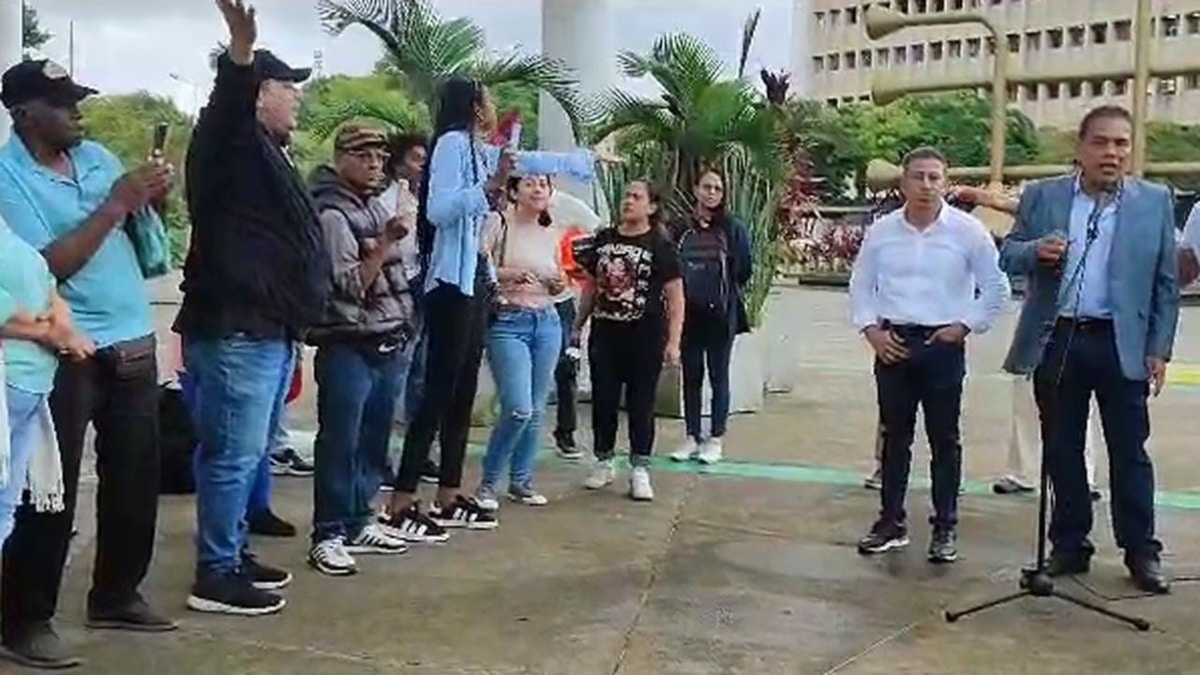 Ciudadanos y Precandidatos a la alcaldía de Cali discutieron en rueda de prensa