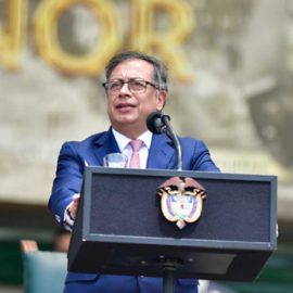 "Este año se debe planificar la compra de gasolina importada": Gustavo Petro