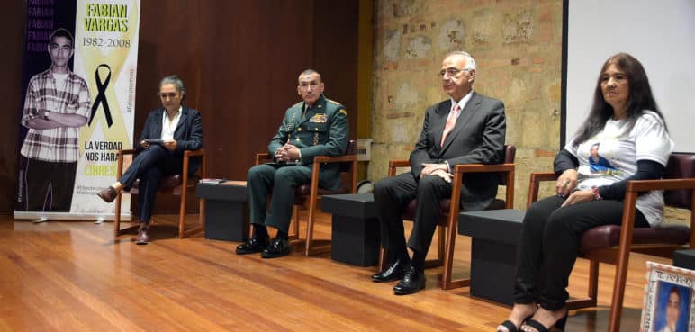 El Gobierno pide por primera vez perdón públicamente por los "falsos positivos"