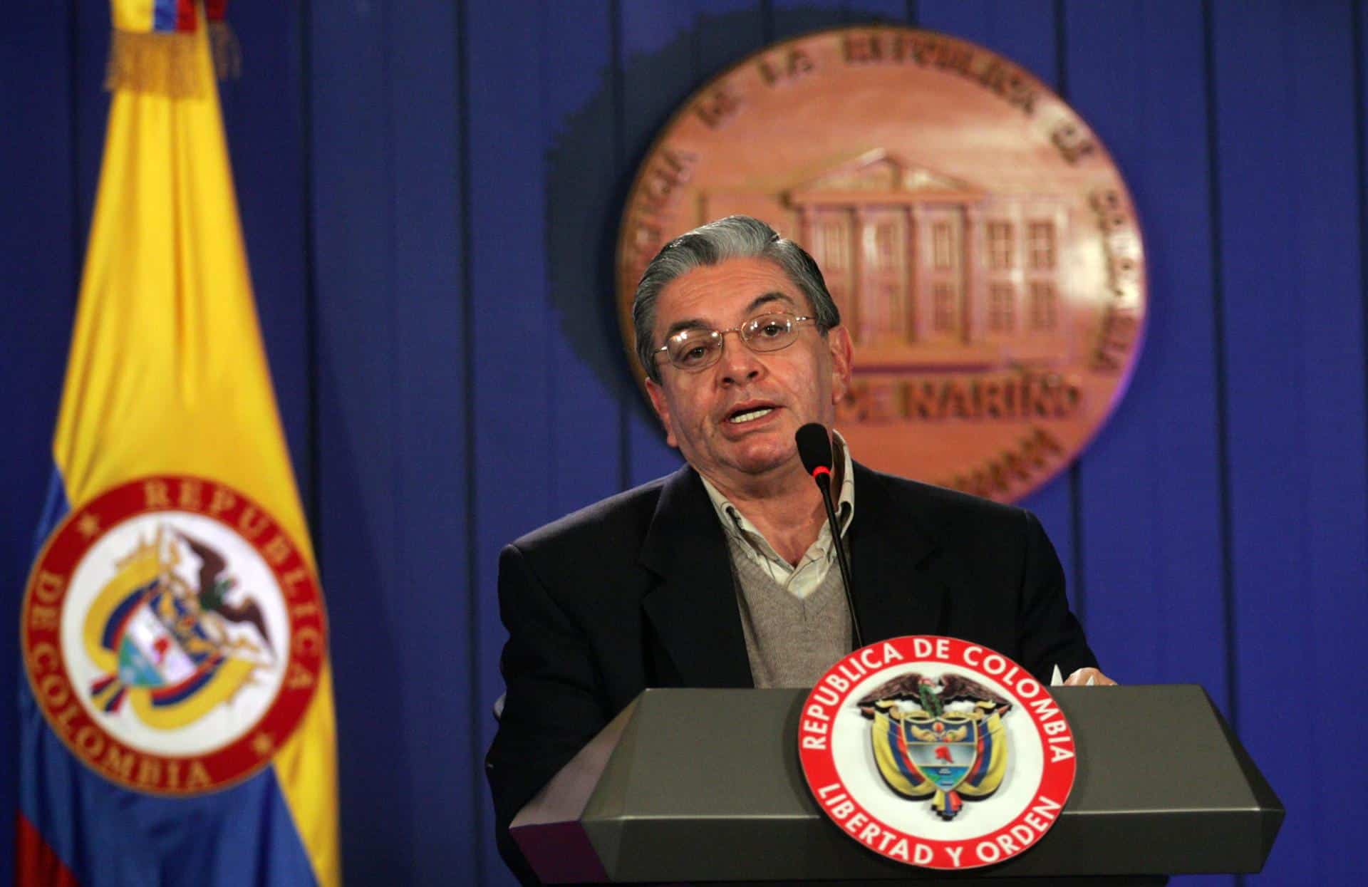 Gobierno designó equipo para negociar la paz con una disidencia de las FARC
