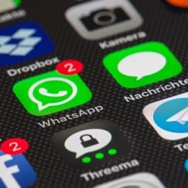 ¿Tiene un adulto mayor en casa? Así puede configurar WhatsApp para su beneficio