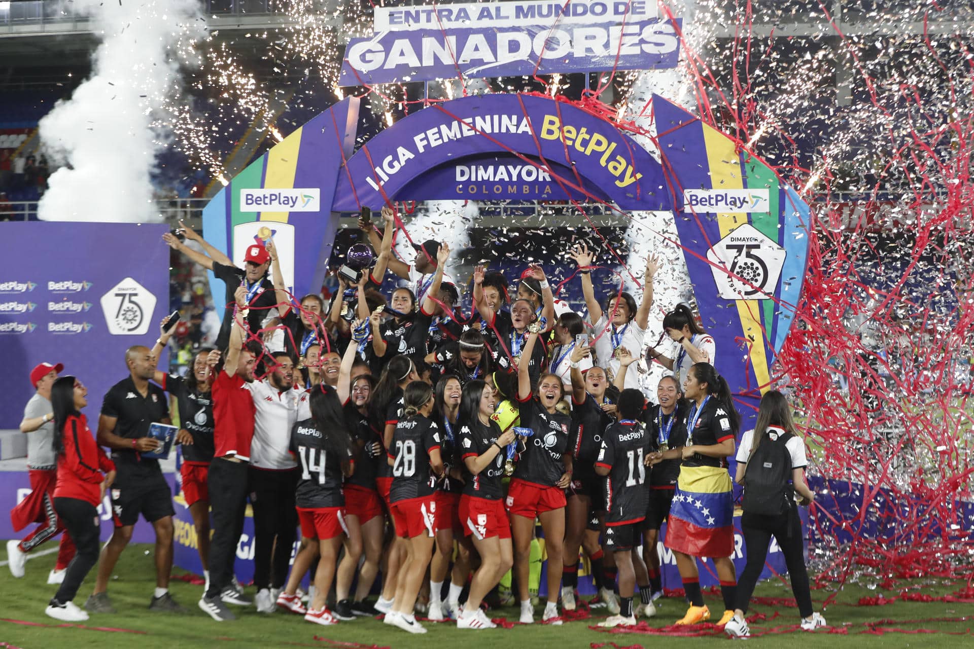 Santa Fe, campeón con el sello de la venezolana Jéssica Velásquez
