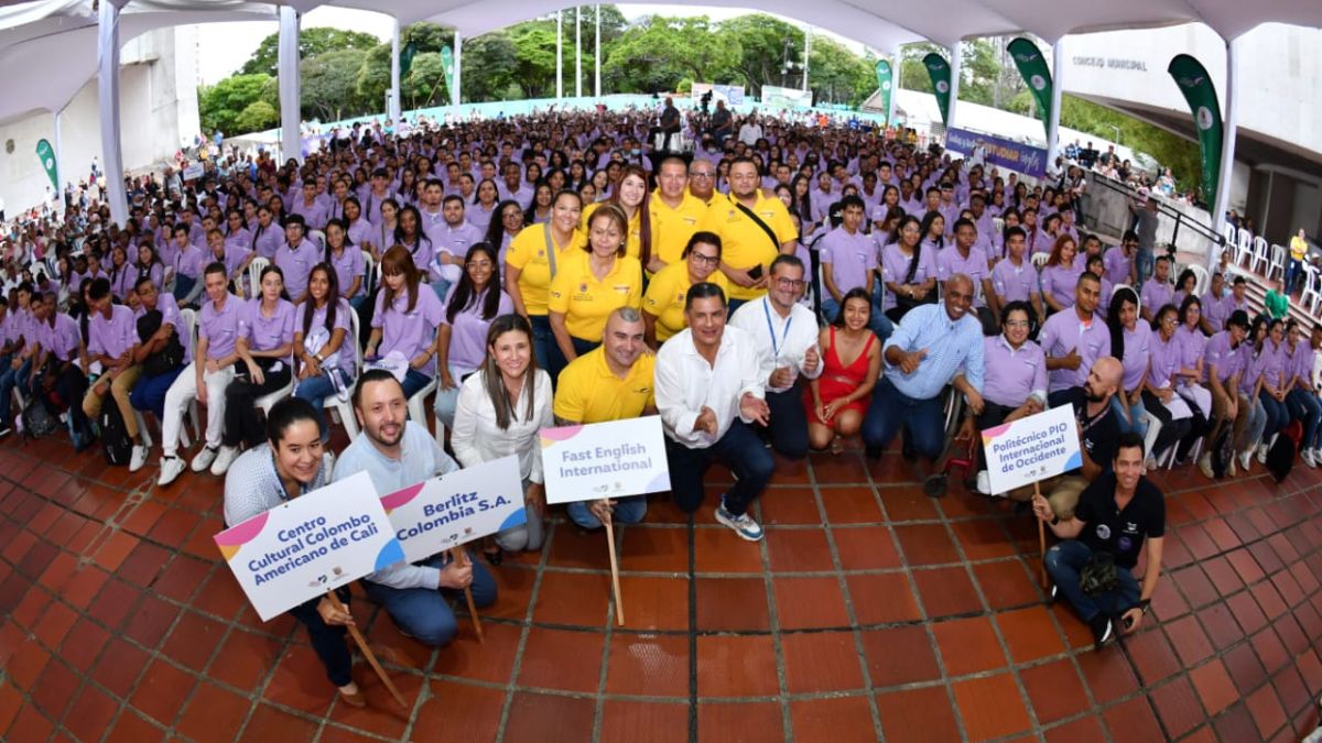 Cali bilingüe: Mil jóvenes caleños recibieron la beca Todas y Todos a Estudiar Inglés