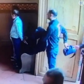 Mientras se encontraba en misa, una abuelita fue atracada por ladrones
