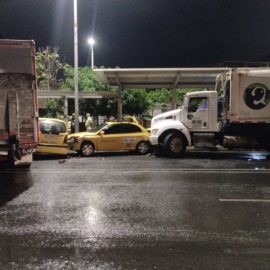 Video: Cinco vehículos causaron grave accidente de tránsito en el norte de Cali