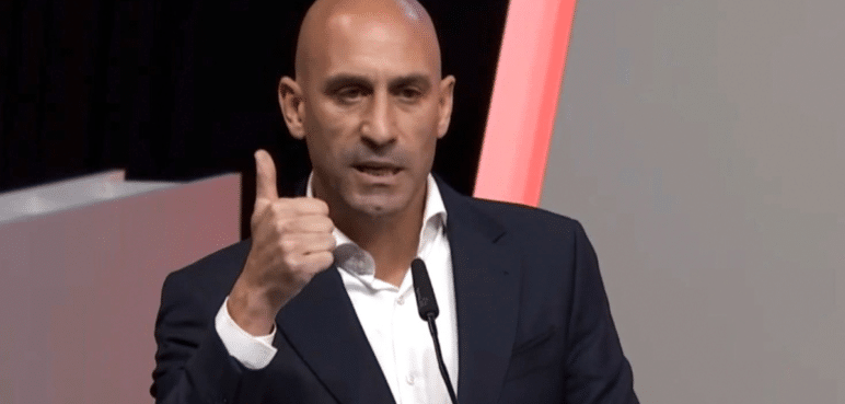 Tribunal español admite la querella contra Rubiales por el beso a Jenni Hermoso