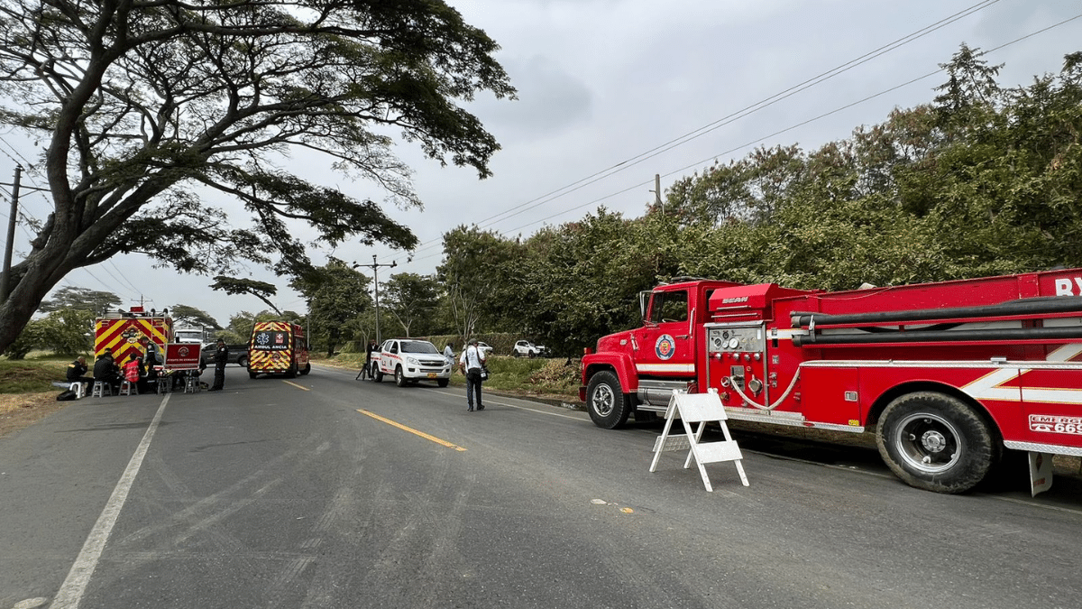 ¡Atención! Bomberos lograron controlar la fuga en la vía Panorama