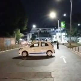 Taxistas bloquearon la Terminal de Cali: "Están hartos de los 'piratas'"