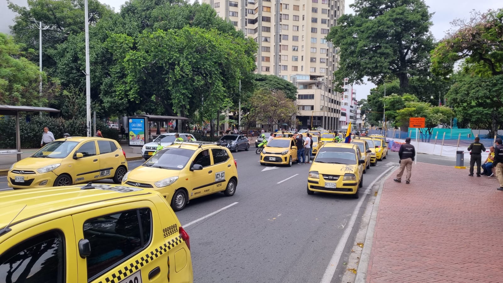 ¿Bonos de compensación por gasolina? Así podrán acceder los taxistas a este subsidio