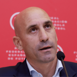 Sanción severa: FIFA inhabilita a Rubiales por beso a jugadora Jenni Hermoso