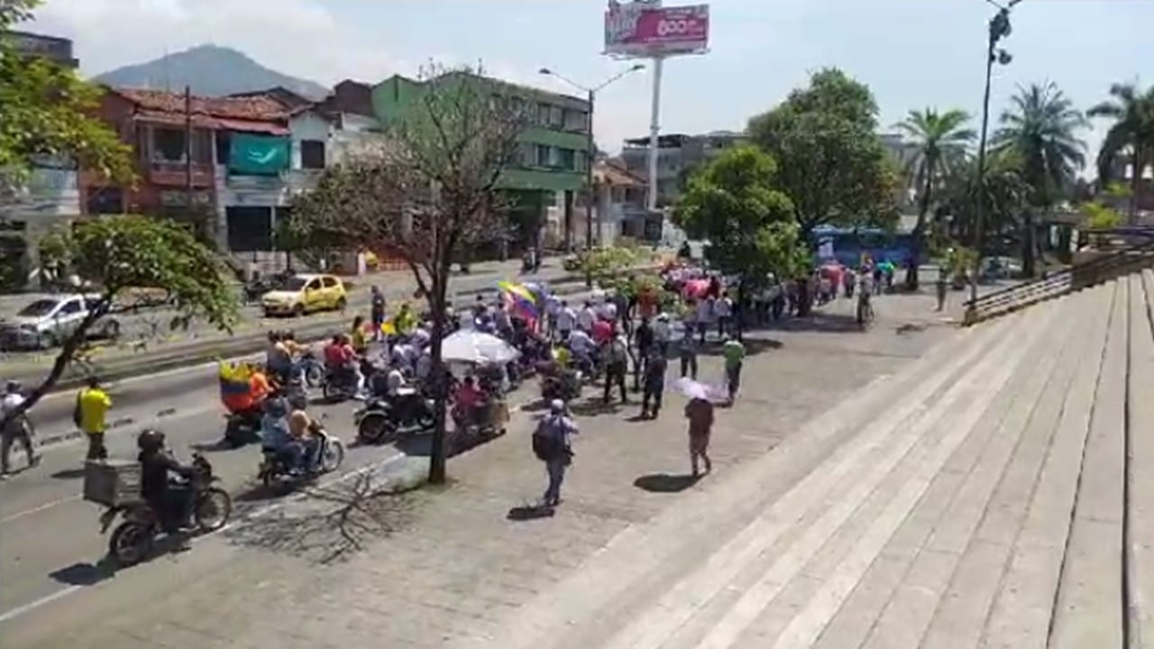 Video: Así avanzan las marchas en Cali tras el aumento del precio de la gasolina