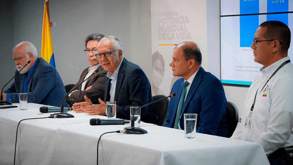 "No hay deudas pendientes": MinSalud tras reunión con tres EPS