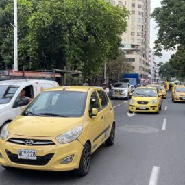 Minuto a minuto: Así avanza el paro nacional de taxistas en Cali