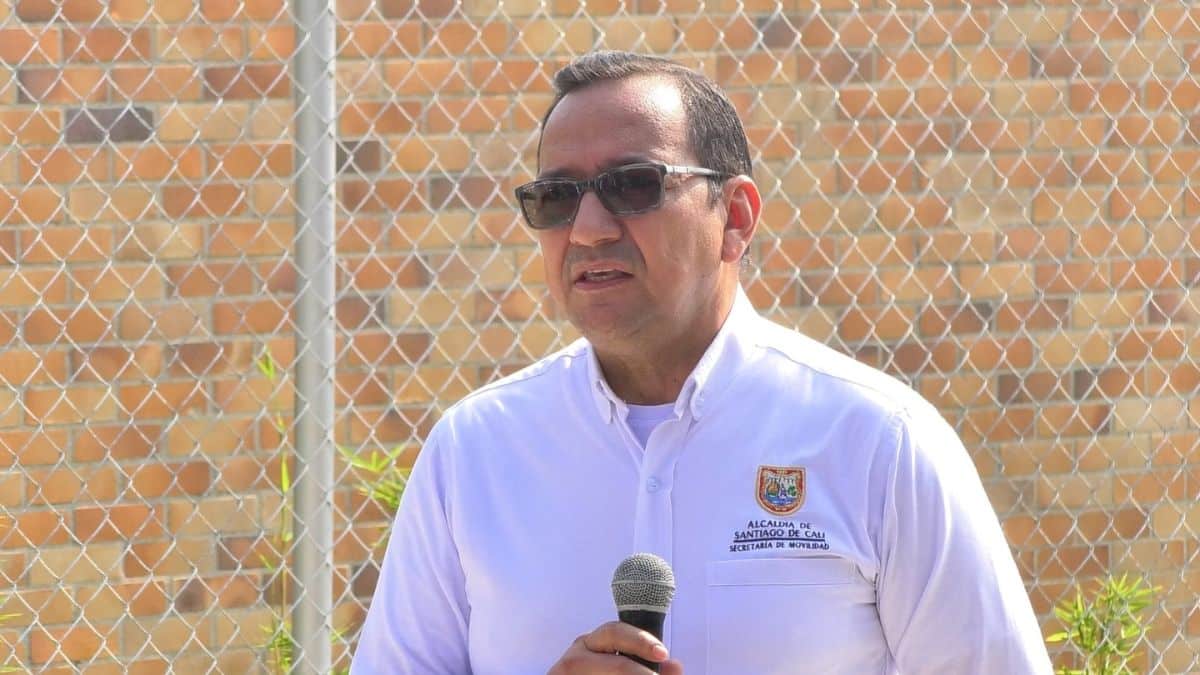 Taxistas bloquearon la Terminal de Cali: "Están hartos de los 'piratas'"