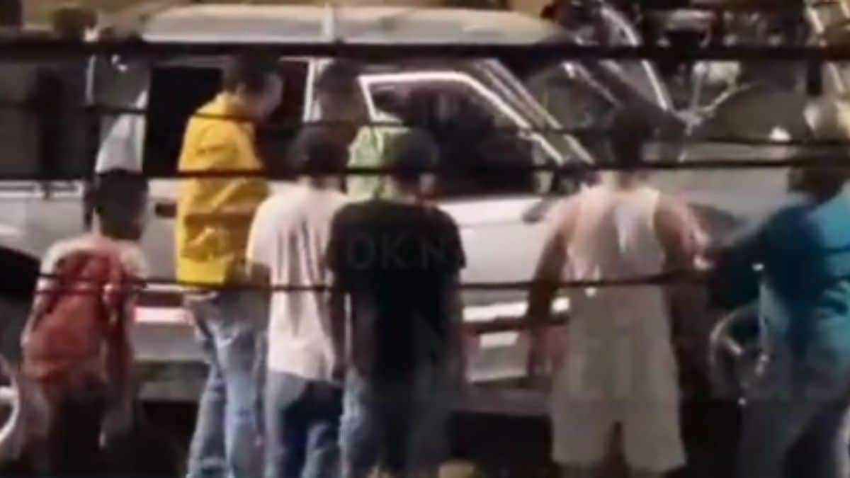 "Mínimo se la robaron": Camioneta chocó contra separador del MÍO y la abandonaron