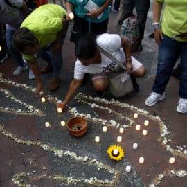 Lanzan una campaña para encontrar las familias de los “falsos positivos” hallados en Colombia