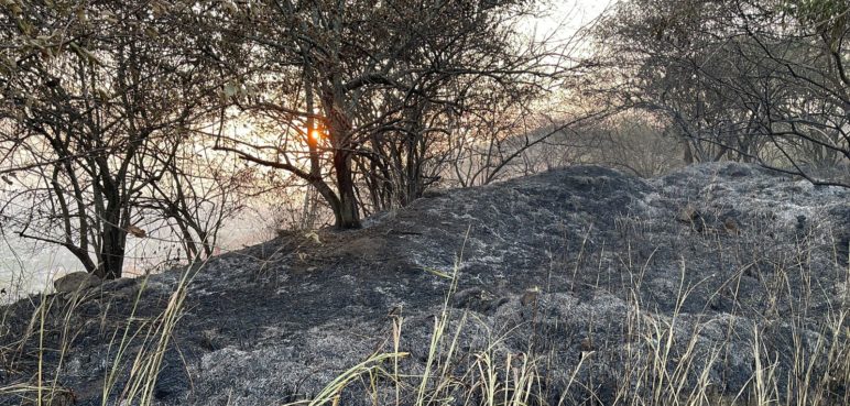 Grave incendio en Altos de Menga fue controlado: Aún hay dos focos activos