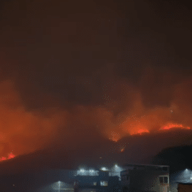 En imágenes: Así se combate el gran incendio forestal en Altos de Menga