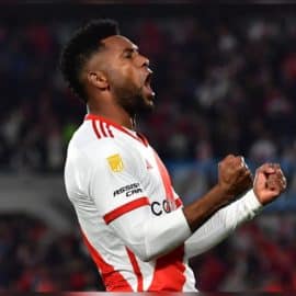 ¿Lo pensó o fue de 'chiripa'? Insólito gol de Miguel Borja le da la vuelta al mundo