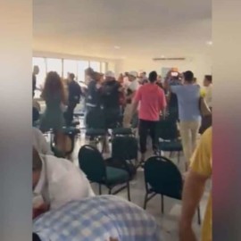 Video: ¡Sacan arma en pleno debate de candidatos a la Alcaldía de Cali!