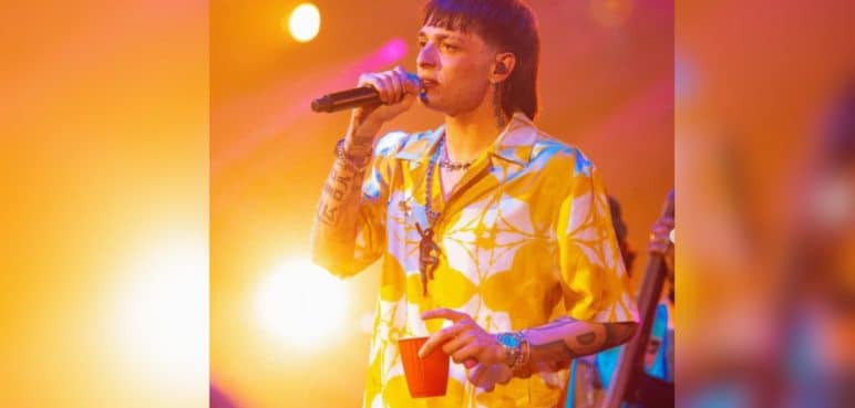 No se lo tomó a la ligera: Peso Pluma canceló concierto tras amenazas de muerte