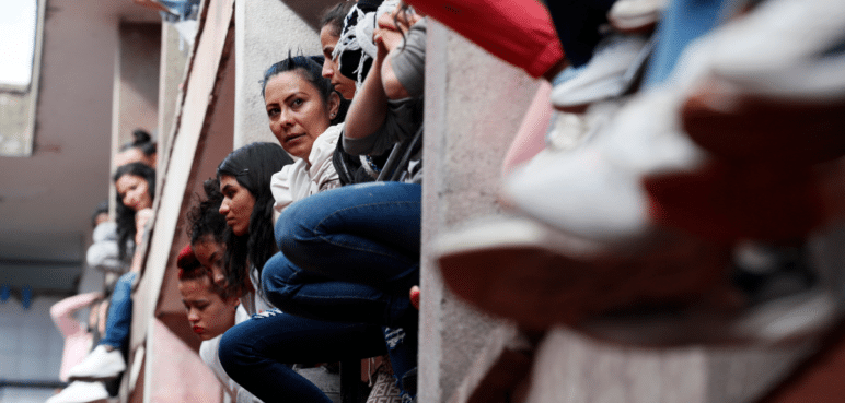 "Volver a empezar": Ley le permitirá salir de las cárceles a madres cabeza de hogar
