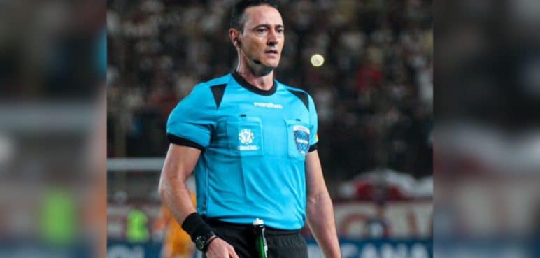 "Actuación pobre y sesgada": Críticas a Wilmar Roldán tras arbitrar en Eliminatorias