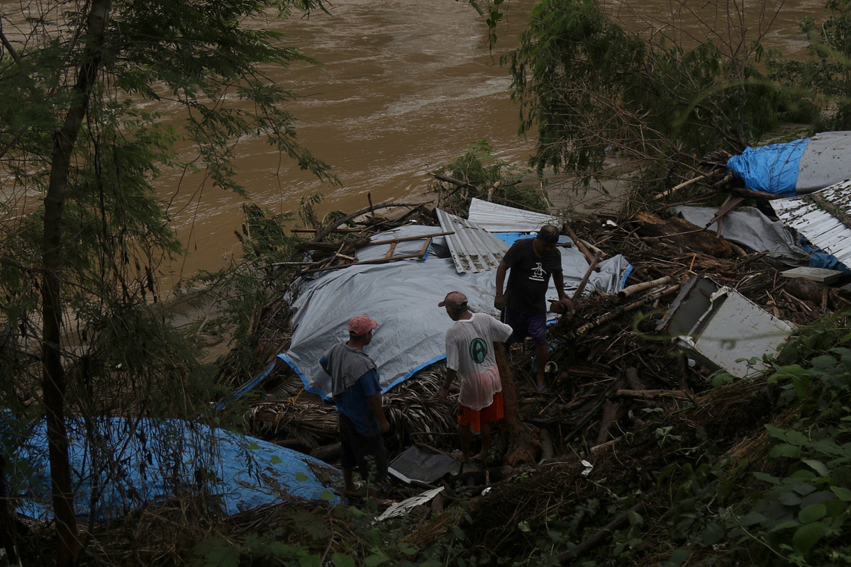 Acapulco permanece incomunicado tras devastador huracán Otis en México