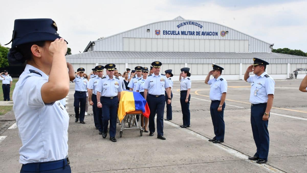 ¡Adiós, soldado del aire! Con homenaje despidieron al cadete Juan David Díaz