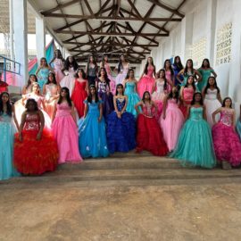 inolvidable-32-quinceaneras-del-valle-cumplieron-el-sueno-de-su-fiesta-04-10-2023