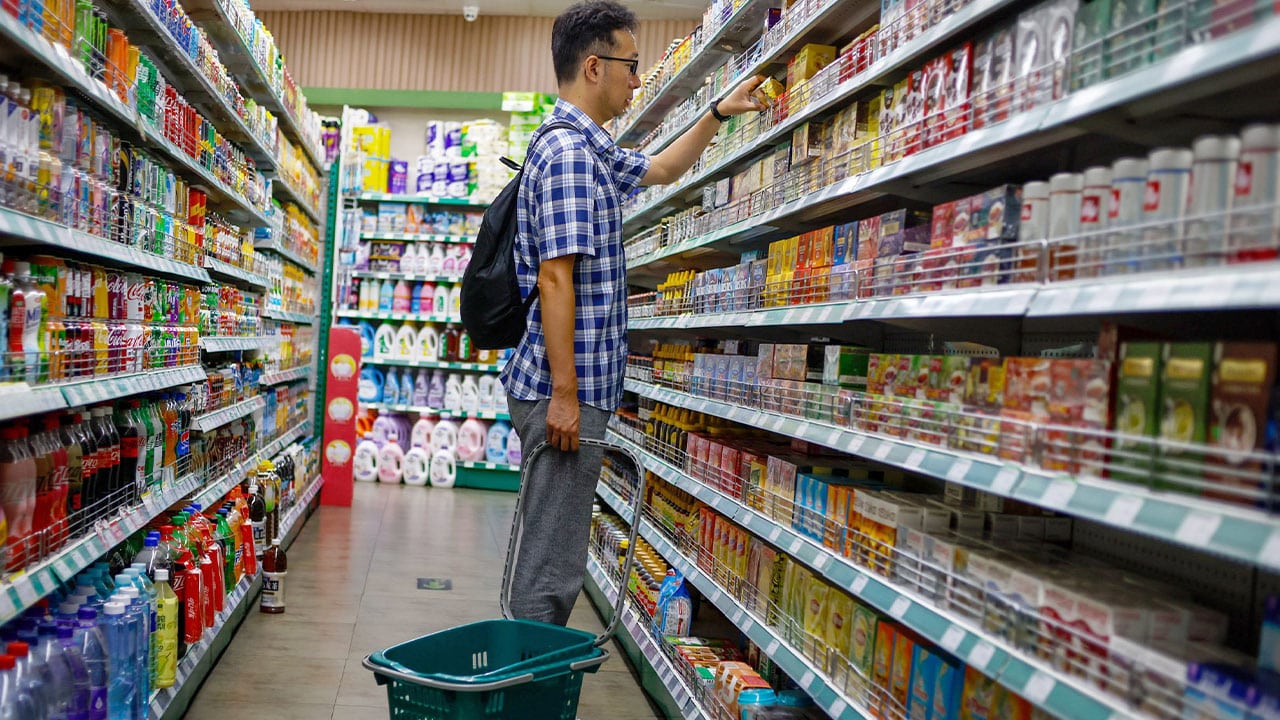 Aliste el bolsillo: Estos alimentos subirán de precio por el impuesto saludable