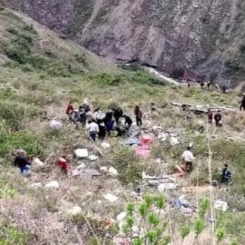 Accidente en Perú: Bus cayó por un barranco y dejó al menos 23 personas muertas