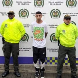 Acusan a hombre que se hizo pasar de Policía y hurtó 'trapos' de Barón Rojo Sur
