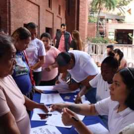 Alcaldía capacitará a vendedores informales para el alumbrado navideño