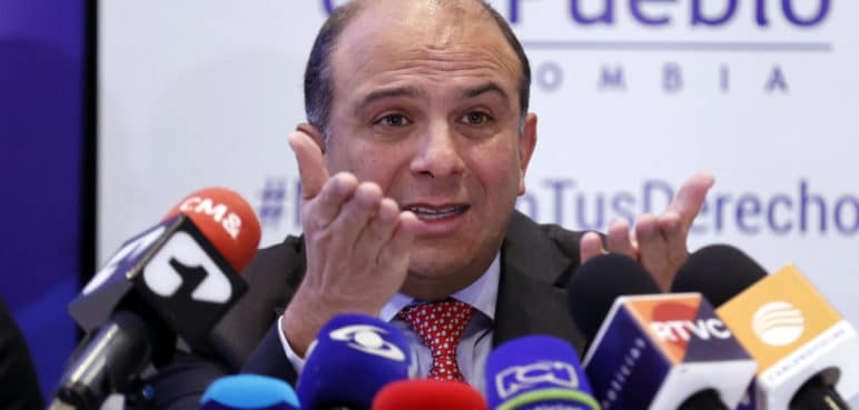 Defensoría critica el doble discurso de paz de los grupos guerrilleros