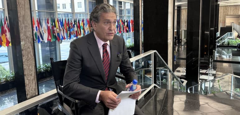 EE.UU. avisa a los latinos que Rusia los quiere "manipular" en contra de Ucrania
