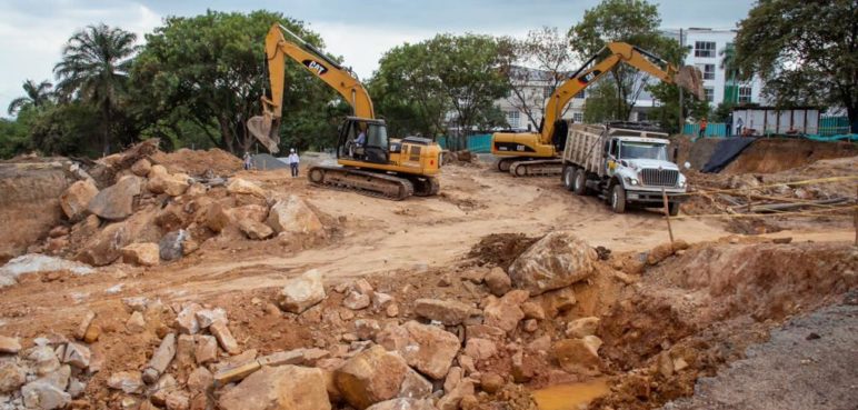 ¡El primer ladrillo! Comienzan las obras de la Unidad Oncológica del HUV