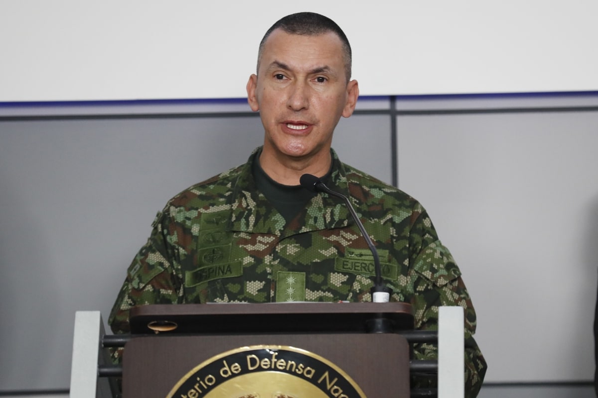 Investigan al comandante del Ejército por ordenar interceptaciones ilegales